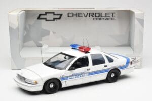 Chevrolet Caprice Sebring Policija UT Models 1:18 21029 Kovina – slika 6 od 6