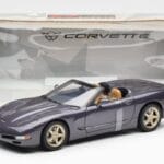 Chevrolet Corvette C5 Kabriolet Vijolična Biser Metalik UT Models 1:18 - image 6 of 6