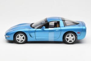 Chevrolet Corvette C5 Modra Metalik UT Models 1:18 21004 Kovina – slika 3 od 6