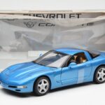 Chevrolet Corvette C5 Modra Metalik UT Models 1:18 - image 6 of 6