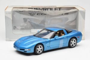 Chevrolet Corvette C5 Modra Metalik UT Models 1:18 21004 Kovina – slika 6 od 6
