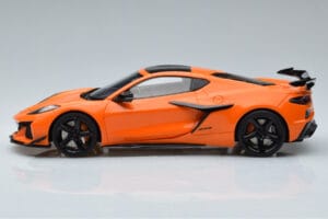 Chevrolet Corvette C8 Z06 Oranžna GT Spirit 1:18 GT417 Smola – slika 3 od 6