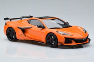 Chevrolet Corvette C8 Z06 Oranžna GT Spirit 1:18 GT417 Smola – slika 4 od 6