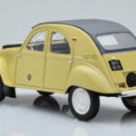 Citroen 2CV Sahara Rumena Otto 1:18 - image 5 of 6