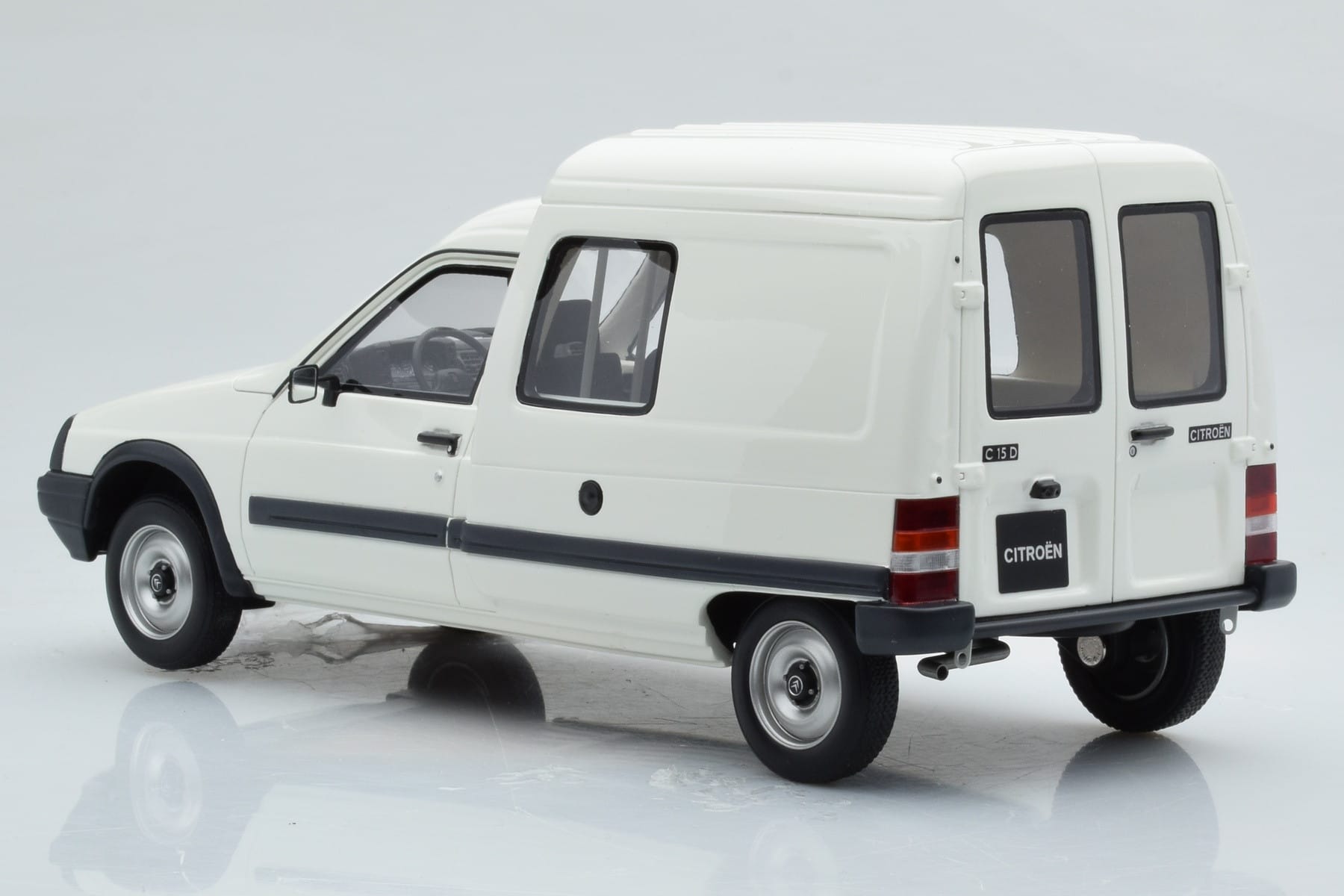 Citroen C15 D Bel Otto 1:18 OT956 Smola – slika 5 od 6