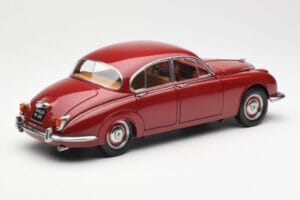 Daimler 250 V8 Rdeč Paragon 1:18 PA-98312 Kovina – slika 3 od 8