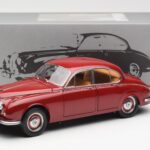 Daimler 250 V8 Rdeč Paragon 1:18 - image 8 of 8