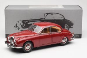 Daimler 250 V8 Rdeč Paragon 1:18 PA-98312 Kovina – slika 8 od 8