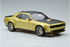 Dodge Challenger R/T Scat Pack Widebody 50. Obletnica GT Spirit 1:18 GT411 Smola – slika 4 od 6