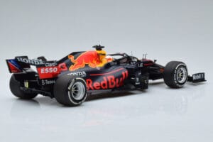Red Bull Racing RB16B #33 M. Verstappen Abu Dhabi GP F1 World Champion 2021 Minichamps 1:18 110212333 Kovina – slika 2 od 6
