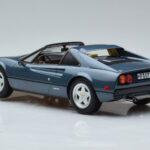 Ferrari 308 GTS Modra Norev 1:18 - image 6 of 7