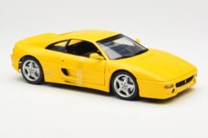 Ferrari F355 Berlinetta Rumena UT Models 1:18 180074021 Kovina – slika 4 od 6