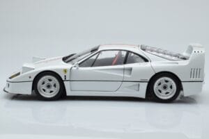 Ferrari F40 Bisernatobela Italy Kyosho 1:18 08416PWT-G Kovina – slika 4 od 8