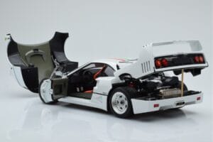 Ferrari F40 Bisernatobela Italy Kyosho 1:18 08416PWT-G Kovina – slika 5 od 8