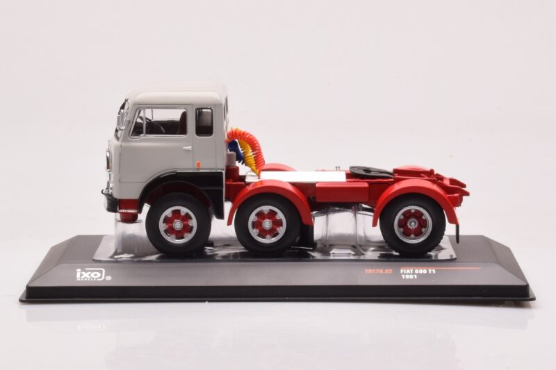 Fiat 690 T1 Bel IXO 1:43