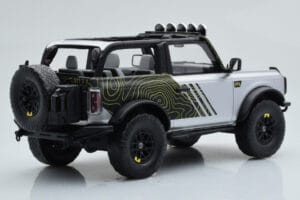 Ford Bronco RTR Iconic Srebrn GT Spirit 1:18 GT404 Smola – slika 2 od 6