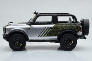 Ford Bronco RTR Iconic Srebrn GT Spirit 1:18 GT404 Smola – slika 3 od 6