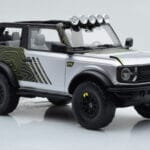 Ford Bronco RTR Iconic Srebrn GT Spirit 1:18 - image 4 of 6
