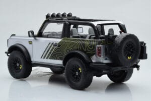 Ford Bronco RTR Iconic Srebrn GT Spirit 1:18 GT404 Smola – slika 5 od 6
