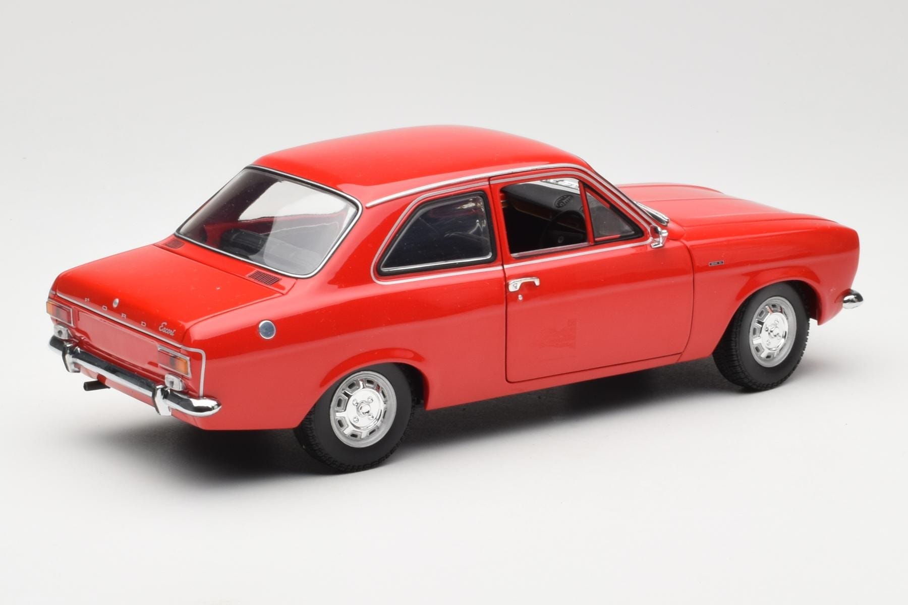 Ford Escort Mk1 RHD Rdeč Minichamps 1:18 150081070 Kovina – slika 3 od 8