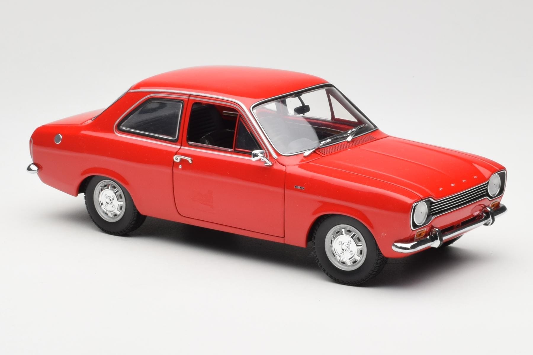 Ford Escort Mk1 RHD Rdeč Minichamps 1:18 150081070 Kovina – slika 6 od 8