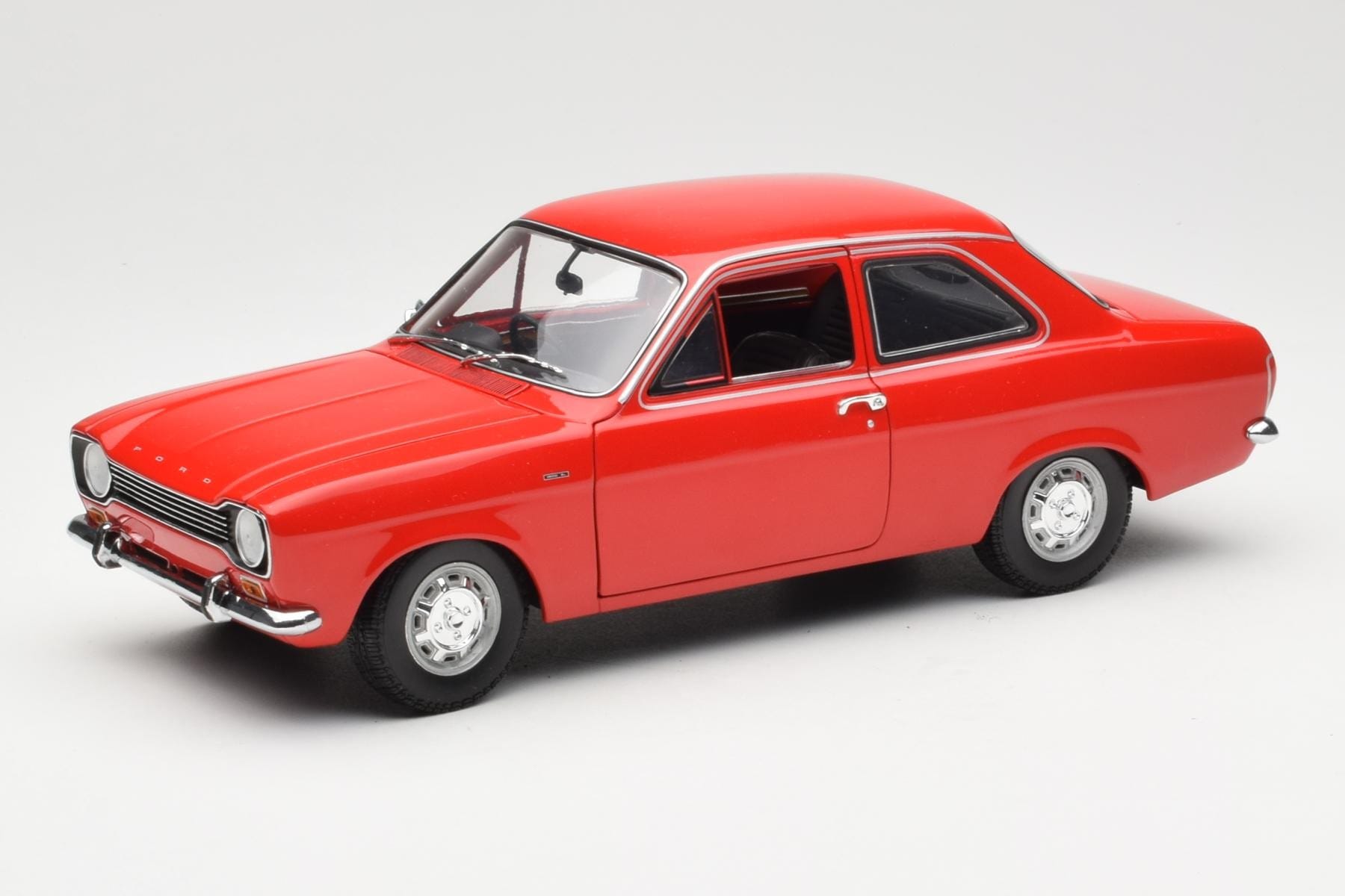 Ford Escort Mk1 RHD Rdeč Minichamps 1:18 150081070 Kovina