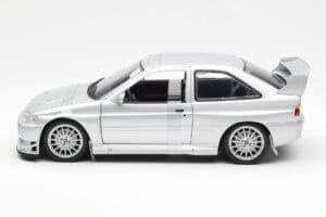 Ford Escort RS Cosworth Cestna Različica Srebrna UT Models 1:18 22706 Kovina – slika 3 od 6
