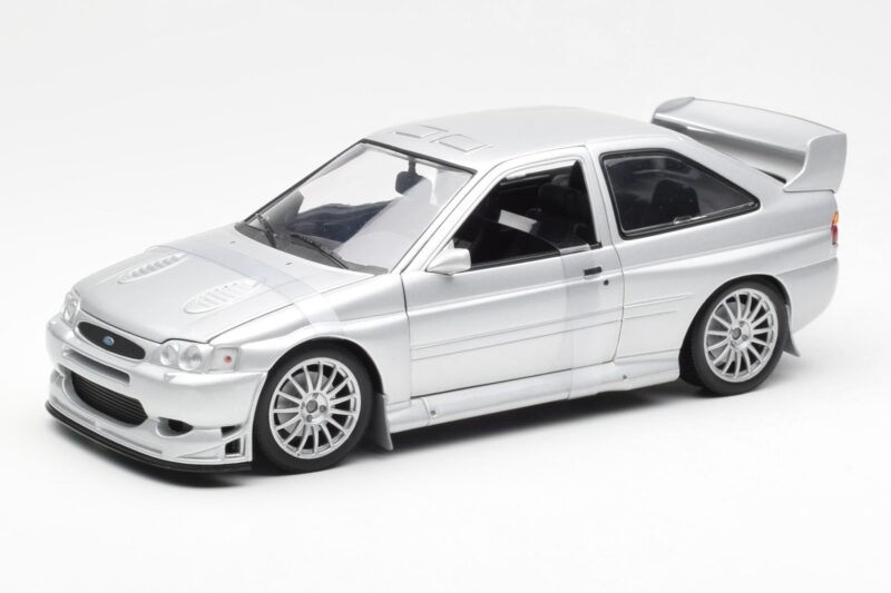 Ford Escort RS Cosworth Cestna Različica Srebrna UT Models 1:18