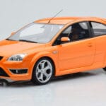 Ford Focus Mk2 ST 2.5 Electric Oranžen Otto 1:18