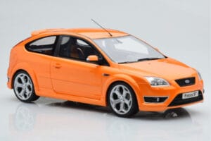 Ford Focus Mk2 ST 2.5 Electric Oranžen Otto 1:18 OT961 Smola – slika 4 od 6