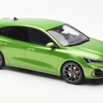 Ford Focus Mk5 ST Phase 2 Mean Zelena Otto 1:18 - image 4 of 6