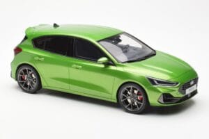 Ford Focus Mk5 ST Phase 2 Mean Zelena Otto 1:18 OT450 Smola – slika 4 od 6