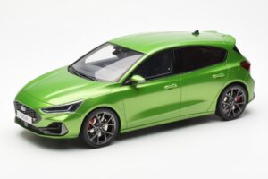 Ford Focus Mk5 ST Phase 2 Mean Zelena Otto 1:18