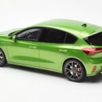 Ford Focus Mk5 ST Phase 2 Mean Zelena Otto 1:18 - image 5 of 6