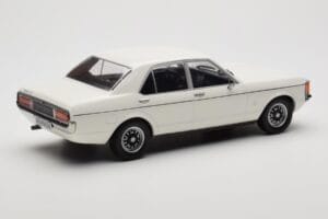 Ford Granada Mk1 Bel MCG 1:18 MCG18395 Kovina – slika 2 od 6