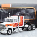 Ford LTL 9000 Bel Rdeč Oranžen IXO 1:43 - image 5 of 5