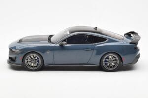 Ford Mustang Dark Horse Vapor Moder Metallic GT Spirit 1:18 GT454 Smola – slika 3 od 6