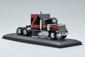 GMC General Rdeč Črna IXO 1:43 TR102 Kovina – slika 4 od 6