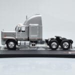 GMC General SBFA Srebrn IXO 1:43 - image 3 of 6