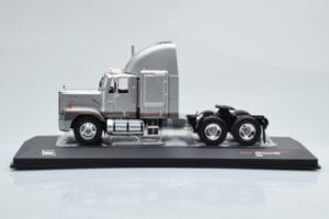 GMC General SBFA Srebrn IXO 1:43 TR166 Kovina – slika 3 od 6