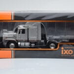GMC General SBFA Srebrn IXO 1:43 - image 6 of 6