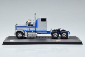 GMC General Srebrna IXO 1:43 TR079 Kovina – slika 3 od 6