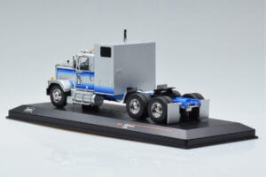GMC General Srebrna IXO 1:43 TR079 Kovina – slika 5 od 6