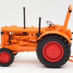 Hanomag R28 Kmetijski Traktor Minichamps 1:18 - image 3 of 6