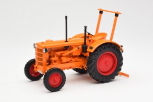 Hanomag R28 Kmetijski Traktor Minichamps 1:18