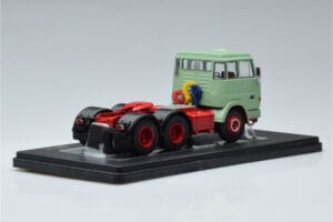 Henschel HS 19 TS Zelen IXO 1:43 TR151 Kovina – slika 2 od 6