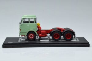 Henschel HS 19 TS Zelen IXO 1:43 TR151 Kovina – slika 3 od 6