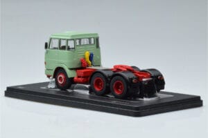 Henschel HS 19 TS Zelen IXO 1:43 TR151 Kovina – slika 5 od 6