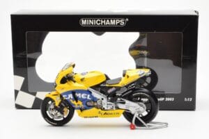 Honda RC211V Pramac Pons #3 M. Biaggi MotoGP 2003 Minichamps 1:12 122037103 Kovina – slika 4 od 4