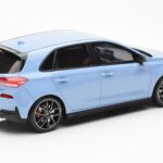 Hyundai i30 N Svetlo Modra Otto 1:18 - image 2 of 6